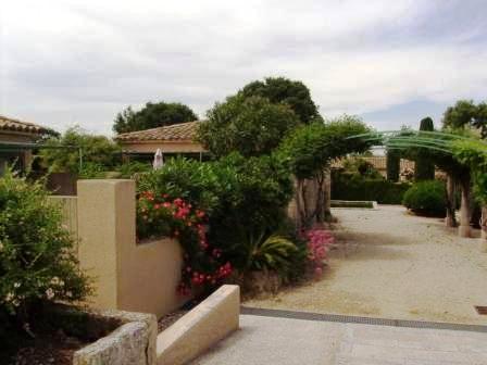 self-catering rentals saint remy de provence : les jardins de Fontanille